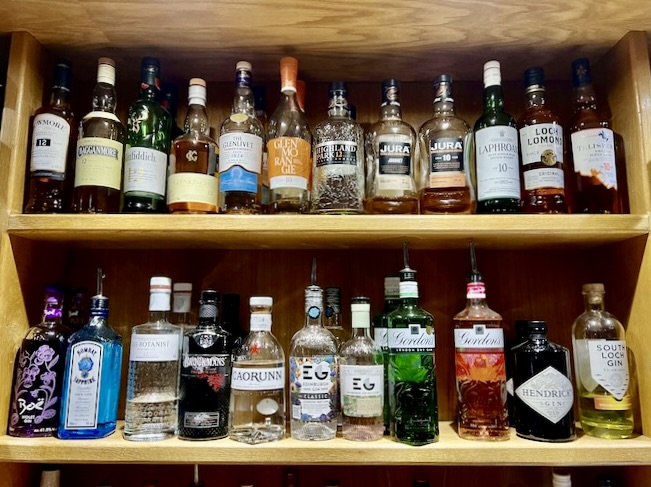 Glencoe Accommodation - Whisky and Gin Selection - Holly Tree Hotel