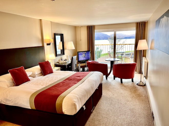 Glencoe Accommodation - Captain's Room - Holly Tree Hotel